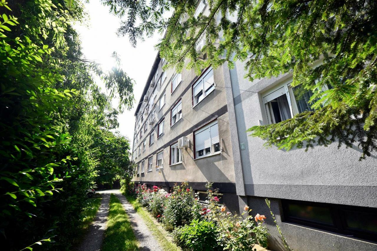 Hella 2 Apartamento Zagreb Exterior foto