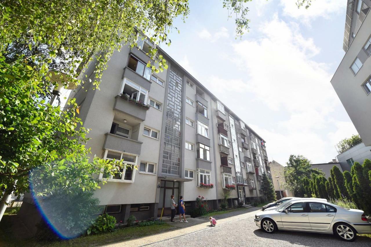 Hella 2 Apartamento Zagreb Exterior foto