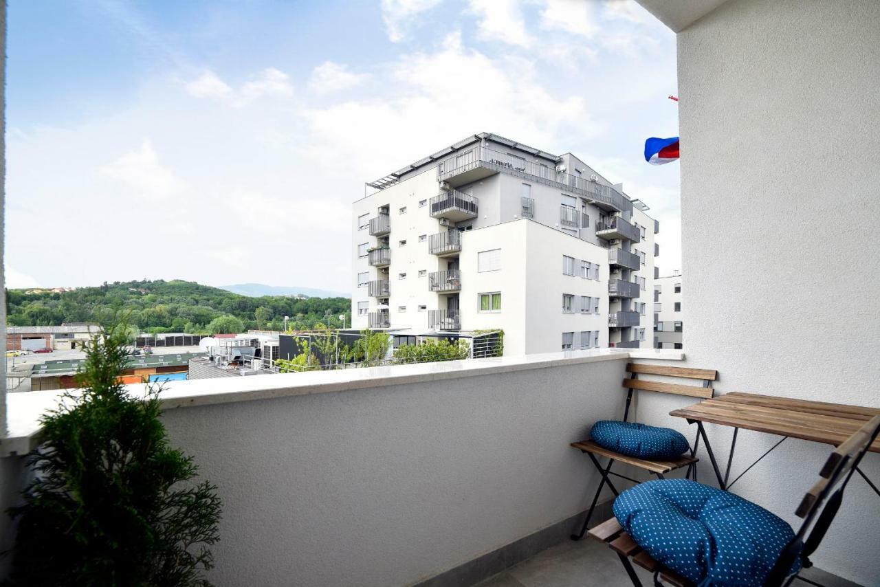 Hella 2 Apartamento Zagreb Exterior foto